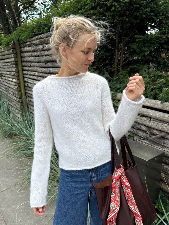 e83417cdf6acb198eec3d5e36ffe2b8e.webp PetiteKnit Ivy Sweater (Papirutgave) - Bilde 1