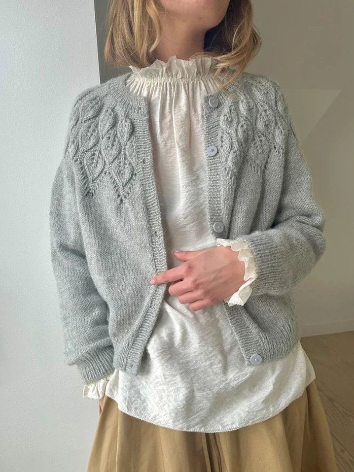 296a52184f1aca7a071b3027eda23e6e.webp Le Knit, Ella Cardigan( Papirutgave) - Bilde 1
