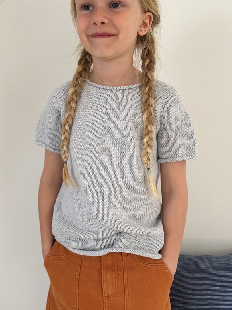 4f74a8b98ef4378489180aea16b982a4.jpg Le Knit, Plain Yoke Tee 20 Junior (Papirutgave) - Bilde 1